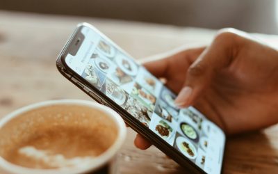 Social Media Marketing - Handy mit Instagram geöffnet